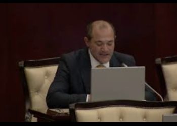 Deputat Razi Nurullayevdən həmkarı Siyavuş Novruzova cavab:-Başqalarinin kölgəsinə ehtiyac duymayin