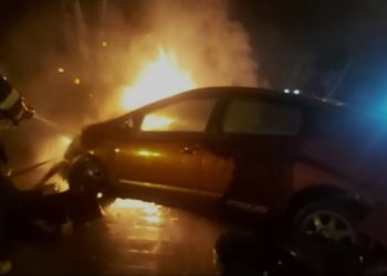 Bakıda avtomobil yandı, sürücü hadisə yerindən qaçdı