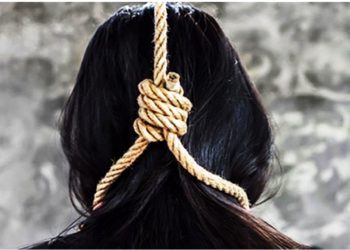 17 yaşlı qız intihar edib