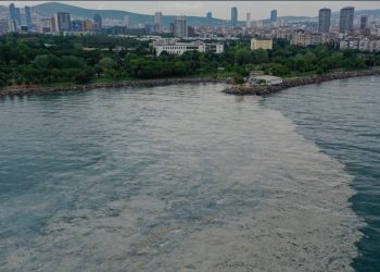 İstanbulun Silivri bölgəsində Mərmərə dənizi təxminən 150 metr geri çəkilib, əhali təşvişdə