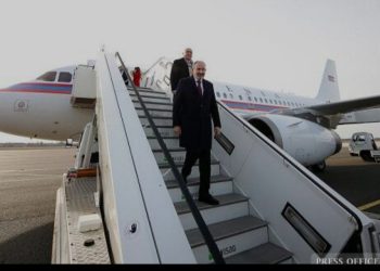 Nikol Paşinyan Fransaya işgüzar səfərə gedib