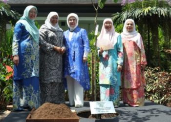 Əminə Ərdoğan Kuala Lumpurda Perdan Nəbatat Bağını ziyarət edib