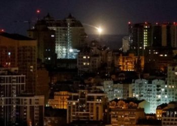 Rusiya Kievi raket atəşinə tutub