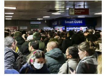 İstanbulda yağan qar şəhəri iflic vəziyyətə salıb