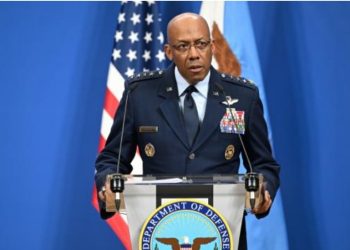 Tramp Birləşmiş  Qərargah rəisi Braunu vəzifəsindən azad edi