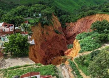 Braziliyada kütləvi dağıntılar: fövqəladə vəziyyət elan edildi