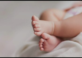 Bakıda ana evdə körpə dünyaya gətirdi-körpə öldü
