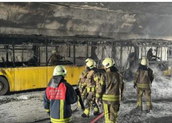 Türkiyədə İETT avtobusu yanıb-Foto