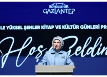 Əminə Ərdoğan 2-ci Şule Yüksel Şenler Kitab və Mədəniyyət Günləri Proqramında çıxış edib