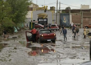 Argentinada güclü yağışlar daşqınlara səbəb olub, 10 nəfər ölüb