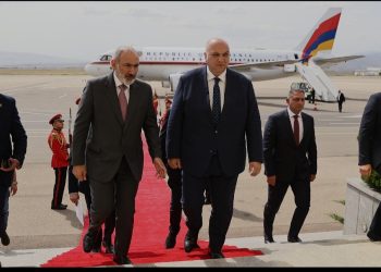 Ermənistanin baş naziri Gürcüstana rəsmi səfərə gedib