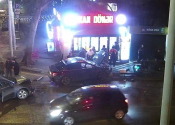 Bakıda qəza törədən sürücü işıqforu yararsız hala saldi