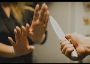 Goranboyda yeniyetmə qız bıçaqlanıb