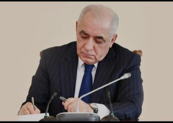 Baş nazir Əli Əsədov yeni qərar imzaladi