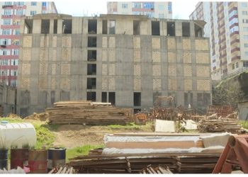 Pul ödəyib ev alıblar,19 ildir aldadilirlar-şikayət+Video