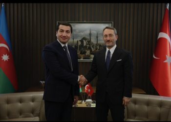 Fahrettin Altun Hikmət Hacıyevə atasının ölümü ilə əlaqədar başsağlığı verib