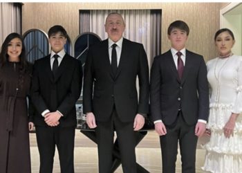 Prezident İlham Əliyev ailəsi ilə Antalyada