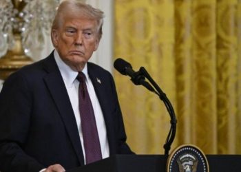 Tramp administrasiyası ən azı 66 kömürlə işləyən elektrik stansiyasına havanın çirklənməsi ilə bağlı istisnalar verir