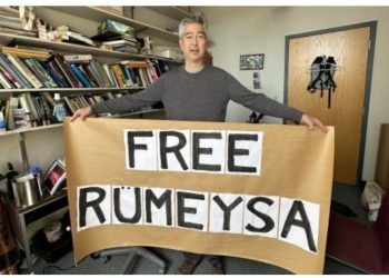 Amerikalı professor həbsdə olan türkiyəli tələbə Rümeysa Öztürk üçün aclıq aksiyasına başlayıb