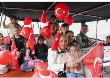 Türkiyədə Şəhid və qazi uşaqları üçün Boğaziçi yaxta turu