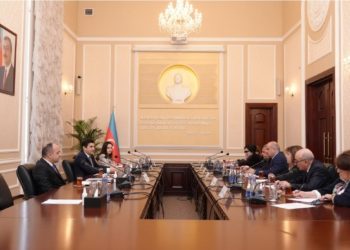 Ədliyyə naziri Fərid Əhmədov ictimai şuranın üzvləri ilə görüşdü – Foto