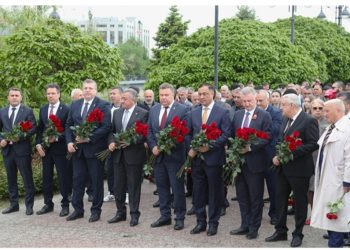 Ümumilli lider Heydər Əliyevin 102-ci ildönümü Həştərxan şəhərində qeyd edildi -Fotolar