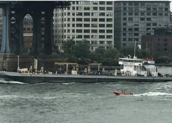 Kanalizasiya suları daşıyan qayıqda partlayış: 1 ölü