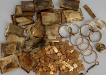 Dağ gəzintisi zamanı qızıl xəzinə tapdılar