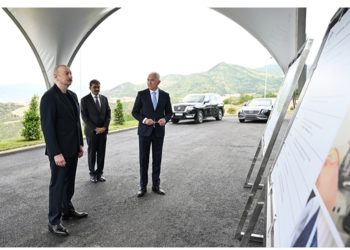 Prezident İlham Əliyev Laçında səfərdə