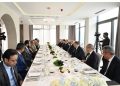 Prezident İlham Əliyev Şahbaz Şəriflə Laçında nahar süfrəsində – Fotolar