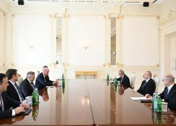 Prezident İlham Əliyev bp şirkətinin baş icraçı direktorunu qəbul etdi