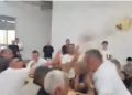 Gürcüstanda azərbaycanlı deputat seçiciyə çaynik atdı – Video