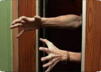 Bakıda Zavodun liftində faciə -ölən var