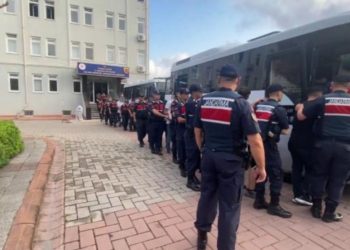 İstanbulda mütəşəkkil cinayətkarlığa qarşı əməliyyat: 21 həbs