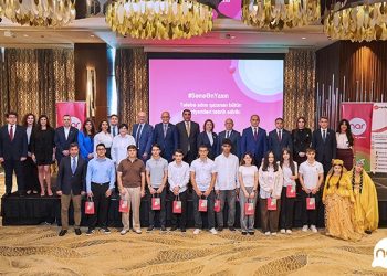 “Nar” ilin ən uğurlu abituriyentlərini mükafatlandırdı – FOTOLAR