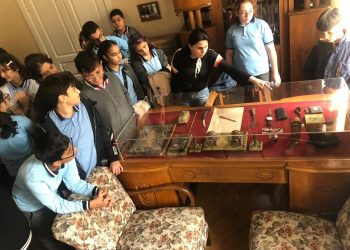 Respublika Uşaq Kitabxanasının əməkdaşları məktəblilərlə birgə Üzeyir Hacıbəylinin ev-muzeyinə ekskursiya təşkil edib