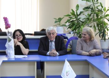 “Müəllif saatı” layihəsi çərçivəsində yazıçı Zahid Xəlil ilə görüş