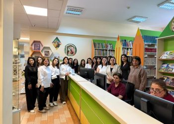 Şirvan Dövlət İqtisadiyyat Kollecinin bir qrup tələbələri Respublika Uşaq Kitabxanasında olub-Fotolar