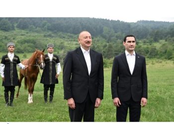 İlham Əliyev Berdiməhəmmədova Qarabağ atı hədiyyə etdi – Fotolar