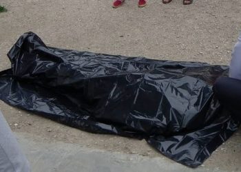 Astarada kişi mağazada öldü
