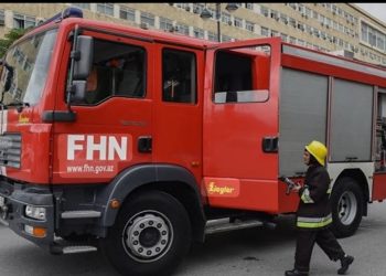 Bakıda yaşayış kompleksində yanğın – Maşınlara ziyan dəydi