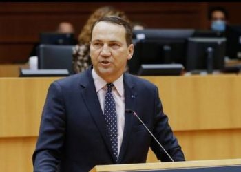 Radoslav Sikorski:”Bəli, narahatlıq var. Çünki Putin Ukraynaya nikbin və tamamilə yanlış qiymətləndirmələrə əsaslanaraq hücum edib”