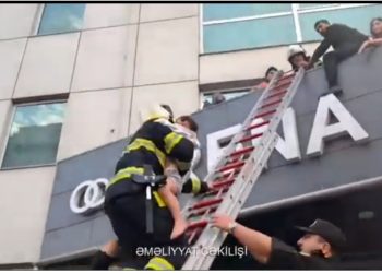 Bakıda oteldə yanğın baş verib, qonaqlar təxliyə olunub-Video