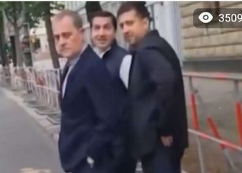 Hikmət Hacıyev və Ceyhun Bayramov təxribatçı suallar verən blogerə belə cavab verdi – VİDEO
