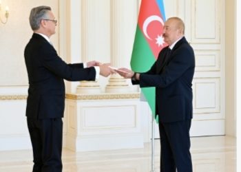 Prezident İlham Əliyev Almaniyanın Azərbaycanda yeni təyin olunmuş səfirinin etimadnaməsini qəbul edib