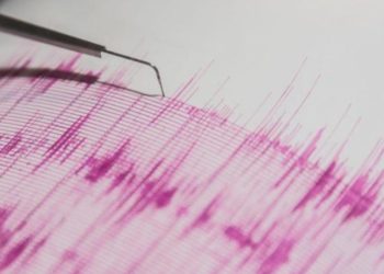 İndoneziyada 7,7 bal gücündə zəlzələ baş verib