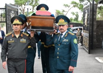 Zakir Həsənovla Elçin Quliyev General-mayor Abbasəli Novruzovun dəfnində iştirak ediblər-Fotolar