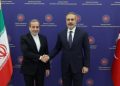 Nazir Hakan Fidan iranlı həmkarı Ərakçi ilə görüşüb