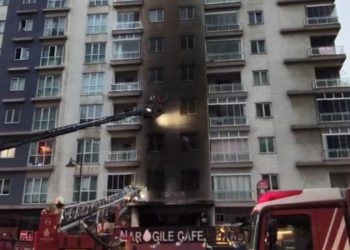 İstanbulda kafedə güclü yanğın olub