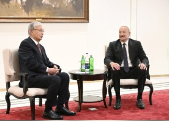 Prezident İlham Əliyev Qazaxıstana Prezidenti Tokayevlə görüşdü – Fotolar